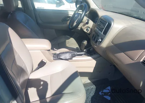 2005 Ford Escape Limited from USA, damaged, VIN 1FMYU04135KA96157